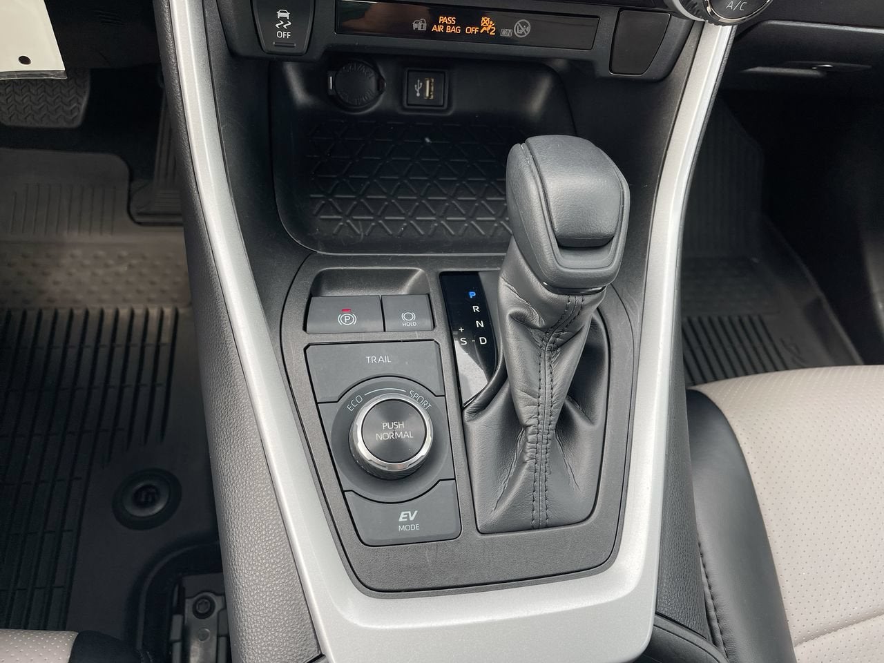 2023 Toyota RAV4 Hybrid LE