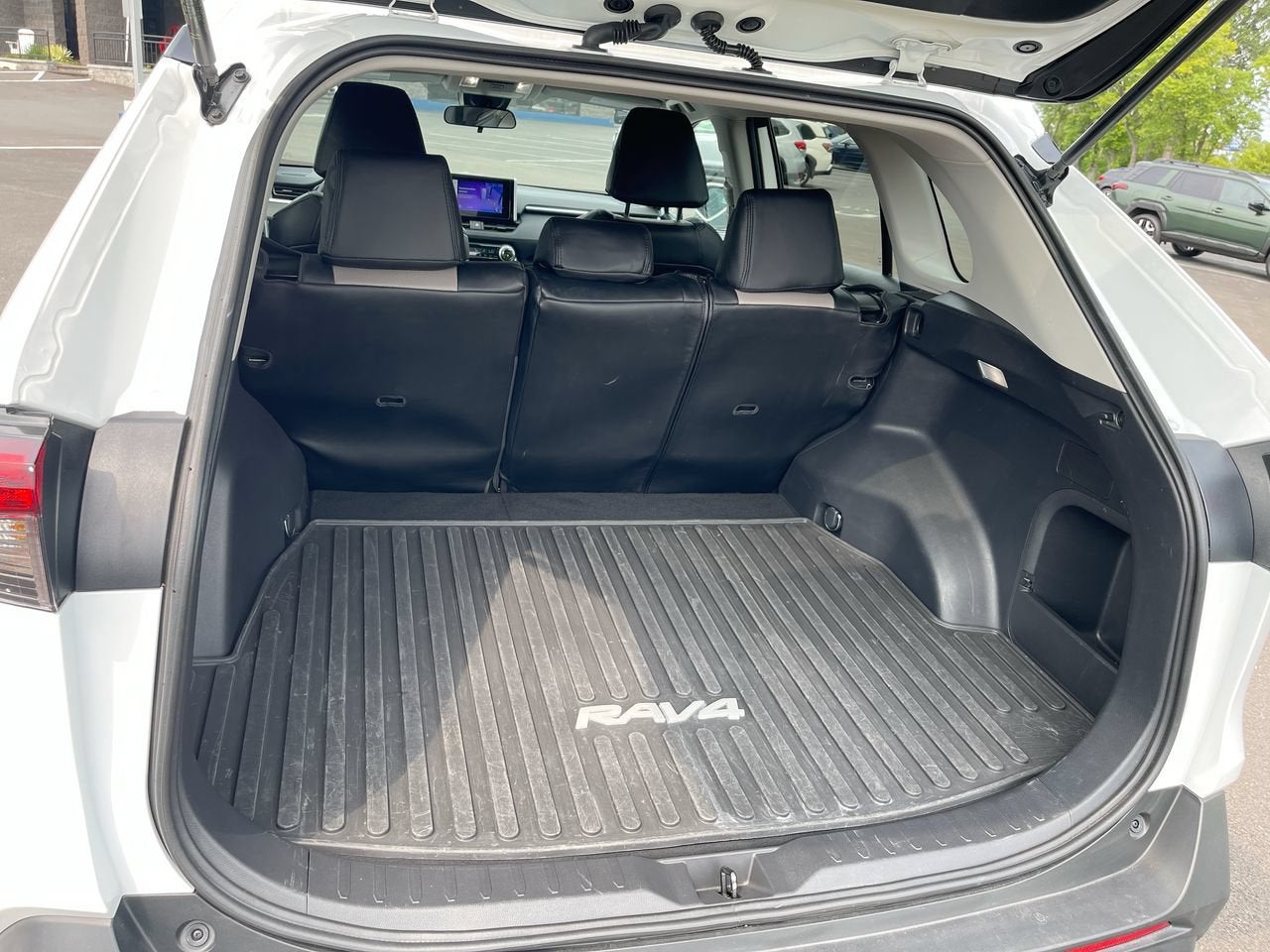 2023 Toyota RAV4 Hybrid LE